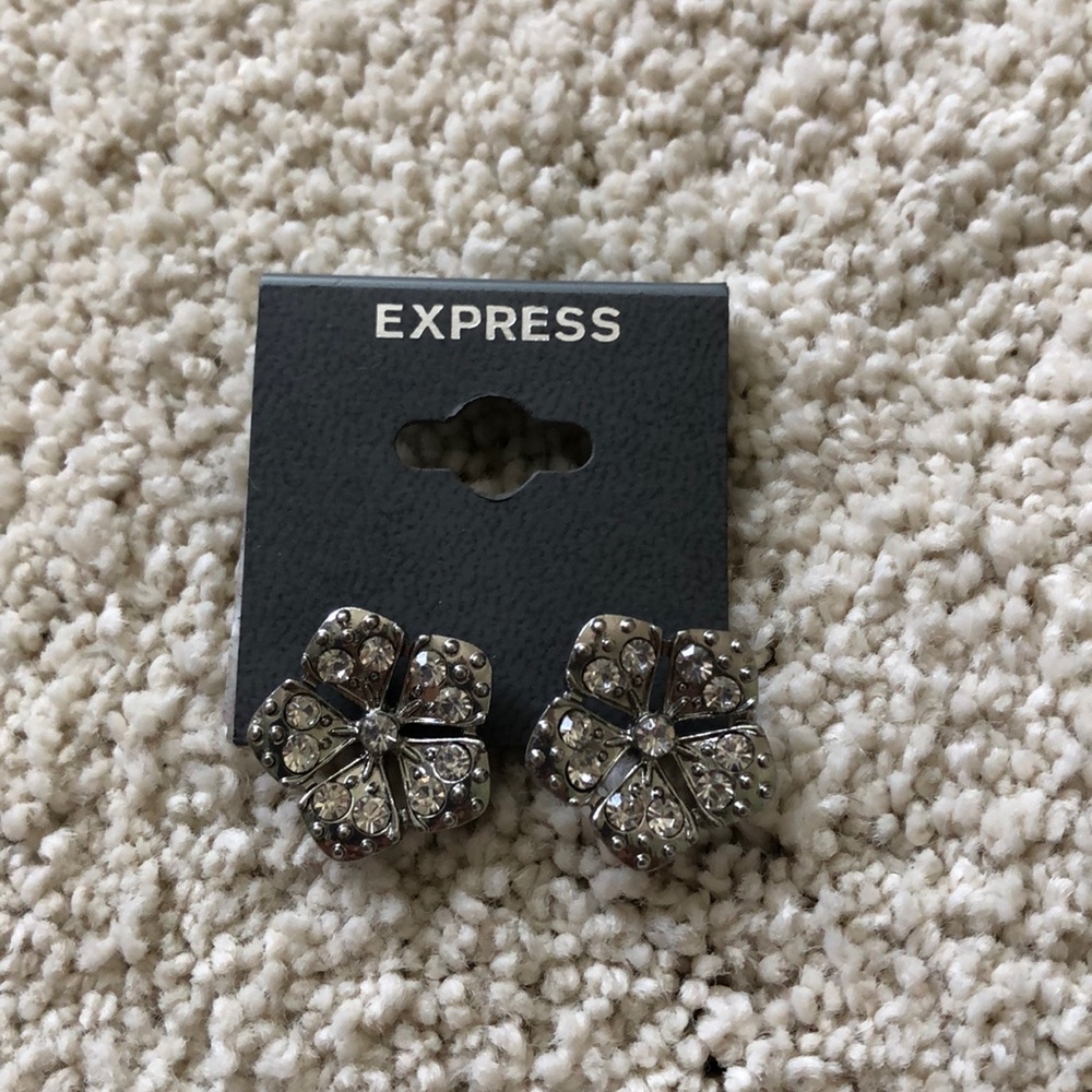 Express earrings